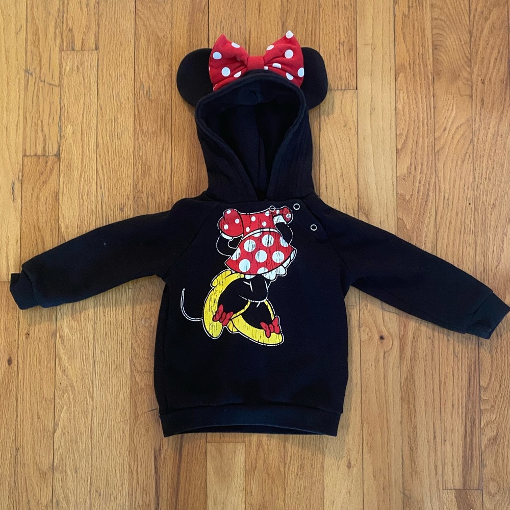 ⭐️HP⭐️🚨Minnie Mouse🚨sweatshirt
